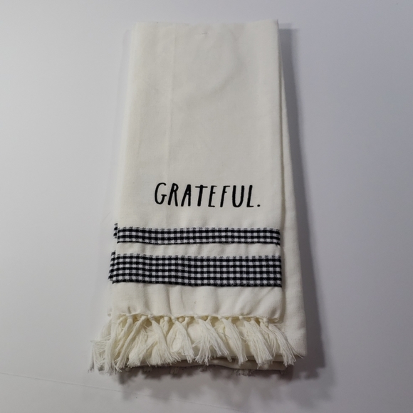 Rae Dunn Set of 2 Kitchen Towels Grateful Thankful - Picture 2 of 4